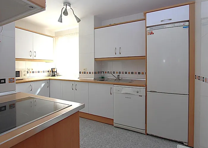 Mediterraneo, Town Centre