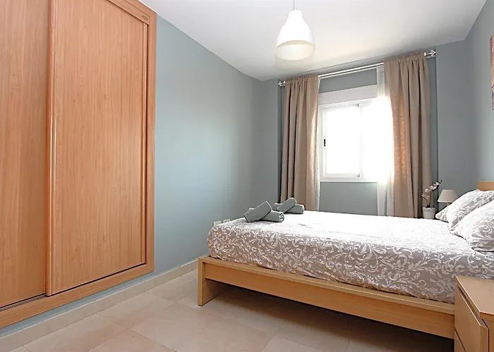 Mediterraneo, Town Centre *