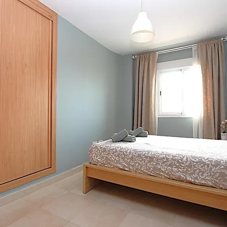 Mediterraneo, Town Centre *